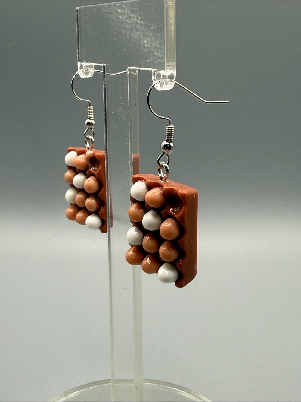 ‼️5/$5‼️ Brown and White Eggs Dangle Earrings - Handmade #E0509C - Picture 2 of 3